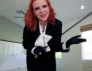 LadyFyreSexSlaveForLeatherGloves