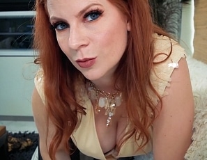 LadyFyreWatchingPornwithSitter